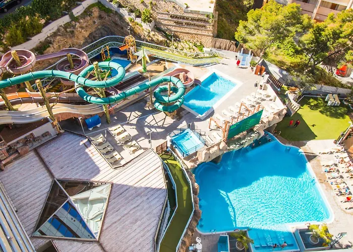 מלון Magic Aqua Rock Gardens 4*
