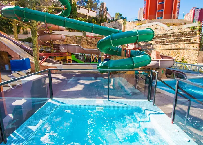 Magic Aqua Rock Gardens מלון בנידורם