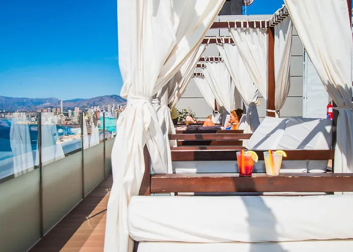 Magic Aqua Rock Gardens Szálloda Benidorm