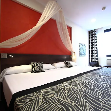 Magic Aqua Rock Gardens 4* 貝尼多姆