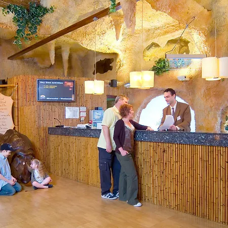מלון Magic Aqua Rock Gardens 4*